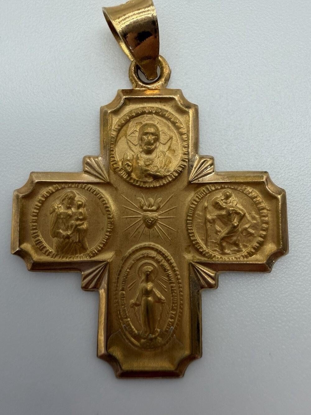 14K Gold Four-Way Medal Pendant REL150